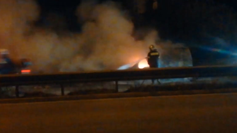 Παρανάλωμα του πυρός φορτηγάκι στον Ασπρόπυργο