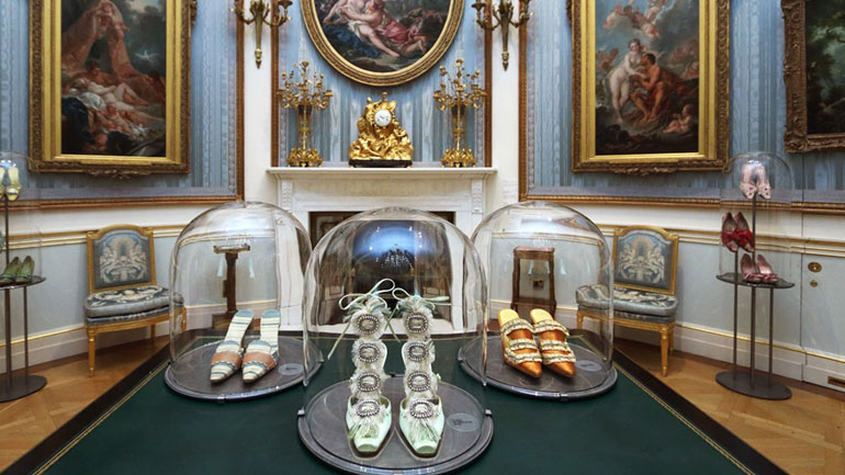 Manolo Blahnik: O iconic σχεδιαστής παρουσιάζει τις καλύτερες δημιουργίες του σε μια μοναδική έκθεση