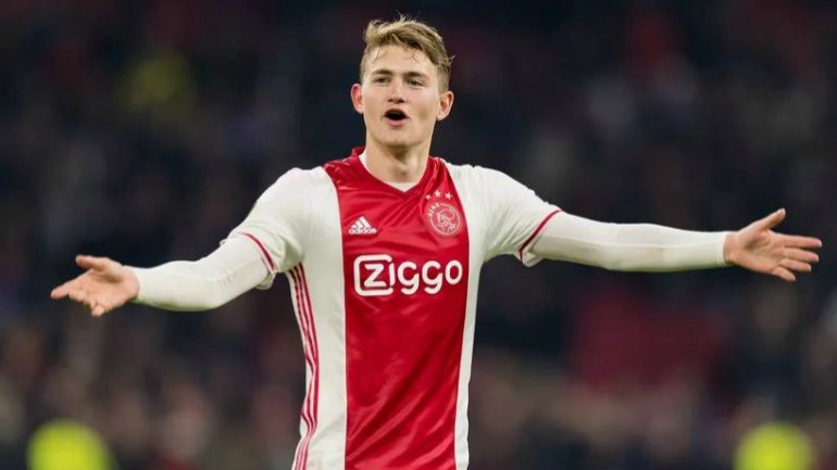 Στη Γιουβέντους ο Ντε Λιχτ