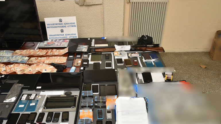 Στη φάκα τρεις εγκληματικές οργανώσεις που εμπλέκονται σε πλαστογραφίες, κλοπές και εκβιάσεις