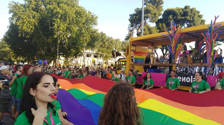 Με ένα μεγάλο πάρτι ολοκληρώθηκε η πολύχρωμη παρέλαση του 8ου Thessaloniki Pride