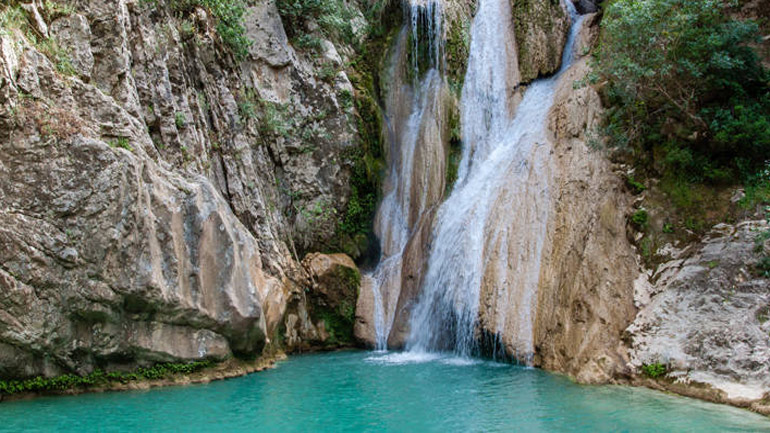 Νεαρός βούτηξε στους καταρράκτες του Πολυλίμνιου Μεσσηνίας και έκτοτε αγνοείται