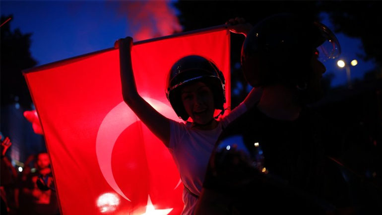 Γερμανικός Τύπος: «Το σύστημα Ερντογάν κλονίζεται»