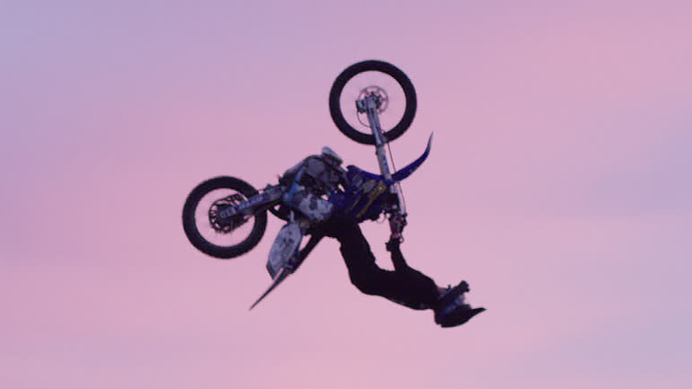 Δυο απίστευτα backflips!