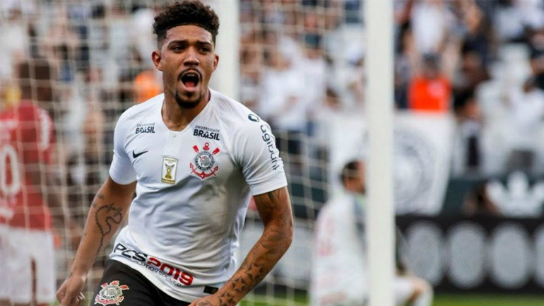 «Πρόταση 5 εκατ. ευρώ από τον ΠΑΟΚ για τον Ντάγκλας Αουγκούστο»