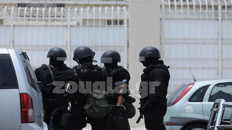 Συμπλοκές μεταξύ κρατουμένων στις φυλακές Κορυδαλλού – Επενέβησαν τα ΜΑΤ