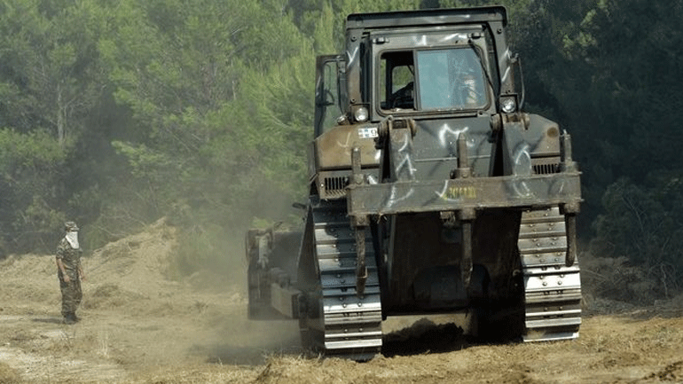 Θεσσαλονίκη: Ερπυστριοφόρο εξετράπη της πορείας του