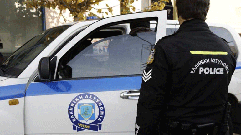 Εξαρθρώθηκε σπείρα που παρίστανε τους «λογιστές» και έκλεβε ηλικιωμένες γυναίκες