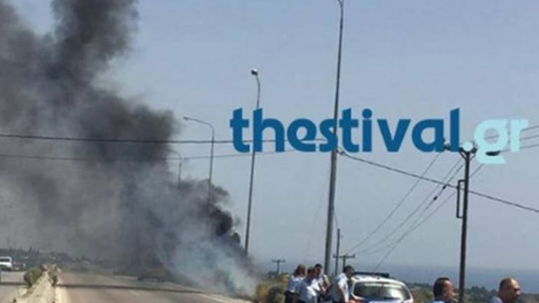 Φωτιά σε Ι.Χ. στο Δερβένι