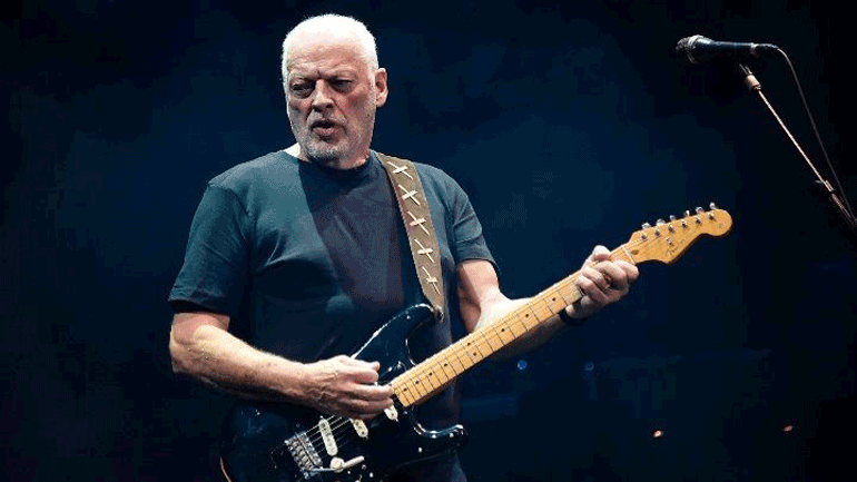 Πολλά ρεκόρ στη δημοπρασία της συλλογής από κιθάρες του Γκίλμουρ