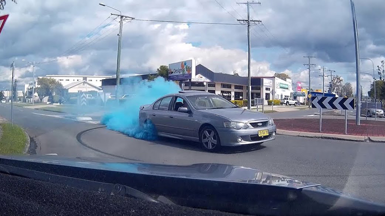 Βίντεο με τρακαρίσματα στους δρόμους της Αυστραλίας