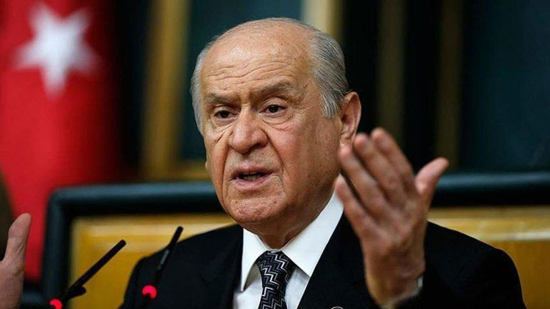 Προκλητικός ο Μπαχτσελί: Απειλεί να πετάξει τον Αλέξη Τσίπρα στη θάλασσα