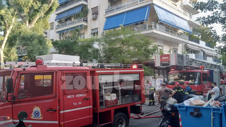 Καπνοί σε πολυκατοικία στο Κουκάκι – Στο σημείο πυροσβεστικές δυνάμεις