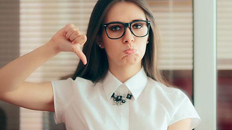 Oι 5 συμπεριφορές που μας κάνουν αντιπαθείς