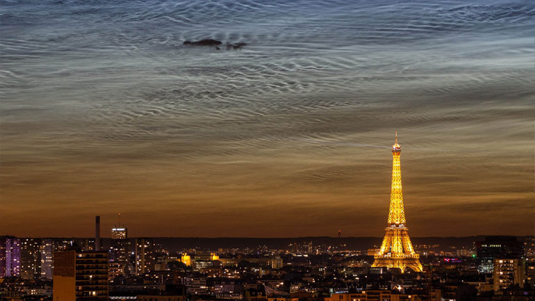 Νυχτερινά νέφη στον ουρανό της Ευρώπης