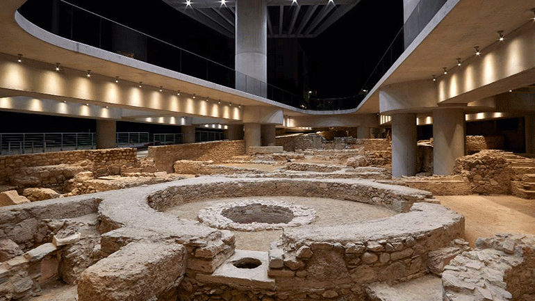 H αρχαιολογική ανασκαφή στη βάση του Μουσείου Ακρόπολης