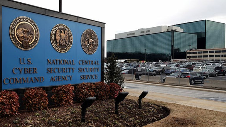 Η NSA αλιεύει παράνομα δεδομένα τηλεφώνων των Αμερικανών