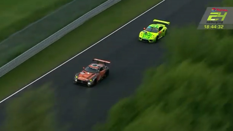 Εκπληκτική προσπέραση με 280 χλμ./ώρα Εκπληκτική προσπέραση με 280 χλμ./ώρα