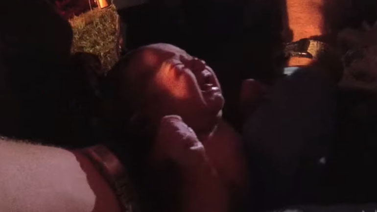 ΗΠΑ: Αντιδράσεις προκαλεί βίντεο από τον εντοπισμό εγκαταλελειμμένου μωρού μέσα σε κλειστή πλαστική σακούλα