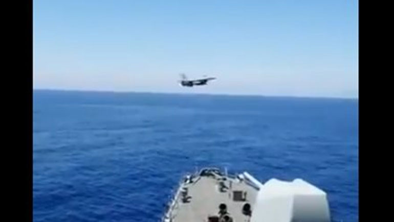 Τουρκικό F-16 «χαιρετά» τον Πορθητή ανοιχτά της Κύπρου