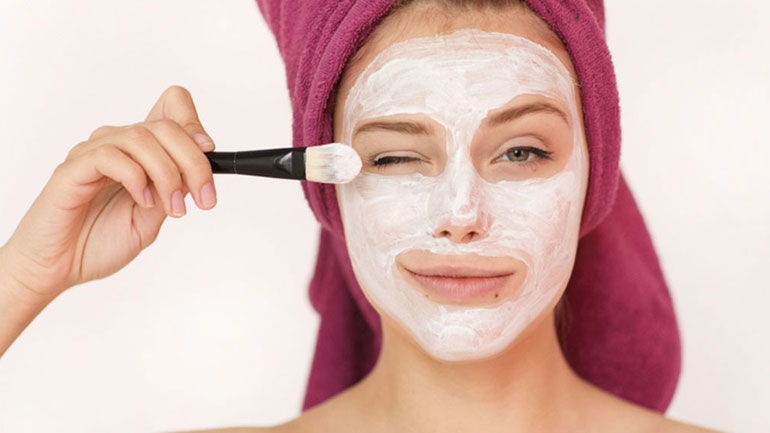 Μάσκα με μόνο 2 υλικά για λαμπερό και νεανικό δέρμα!