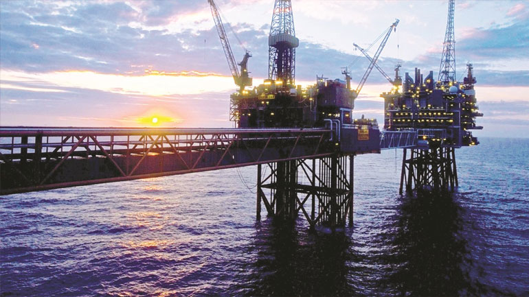 Πέφτουν οι υπογραφές για τους υδρογονάνθρακες της Κρήτης