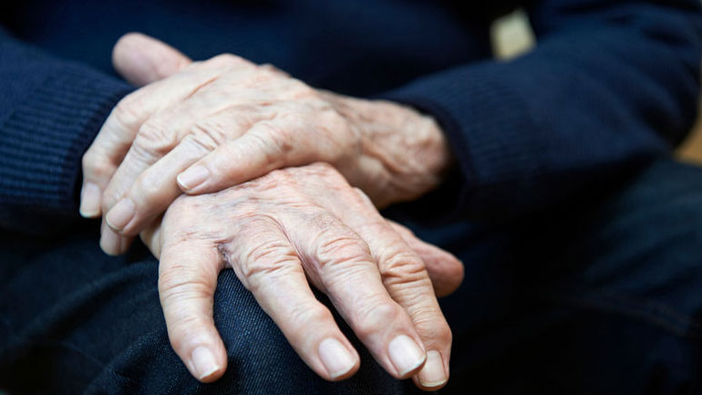 Νέες ενδείξεις ότι η νόσος Πάρκινσον μπορεί να ξεκινήσει από το έντερο