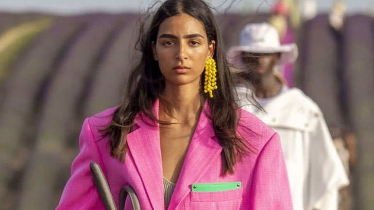 Το ονειρικό fashion show του οίκου Jacquemus στις λεβάντες της Προβηγκίας