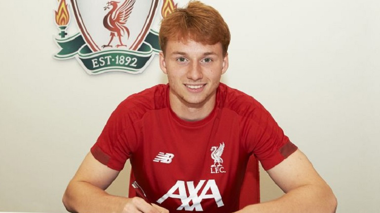 Στη Λίβερπουλ ο νεαρός Ολλανδός Βαν ντε Μπεργκ