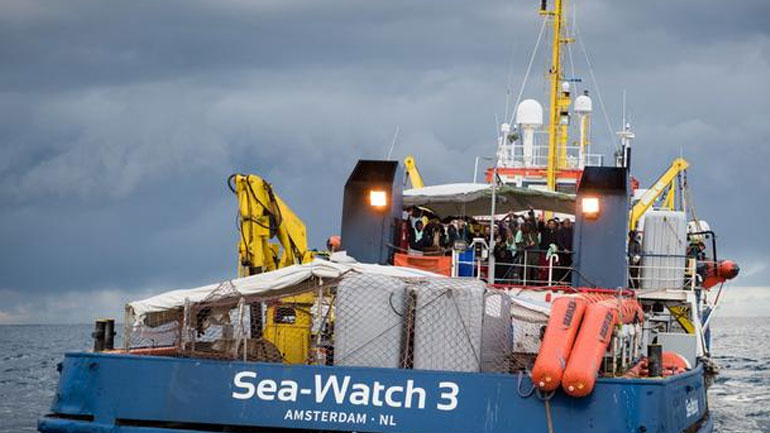 Συγκεντρώθηκαν 220.000 ευρώ για τα πρόστιμα στο «Sea Watch 3» Συγκεντρώθηκαν 220.000 ευρώ για τα πρόστιμα στο «Sea Watch 3»