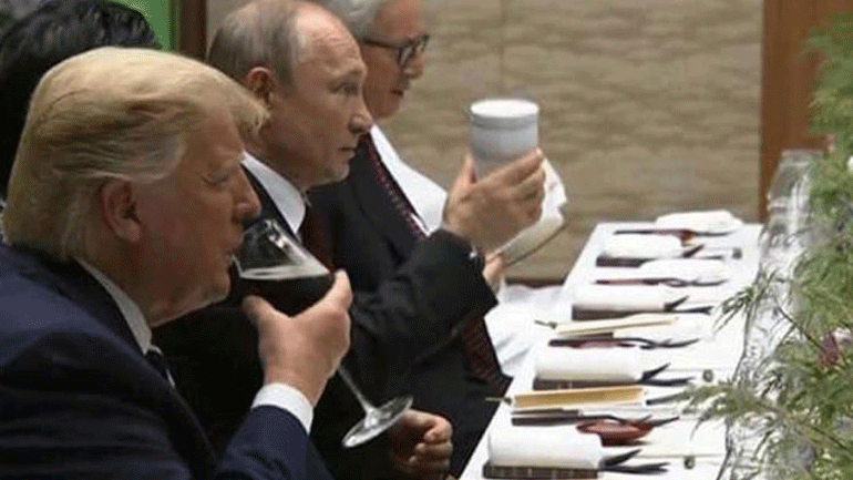 Ιαπωνία: Με την προσωπική του κούπα ο Πούτιν στη Σύνοδο των G20