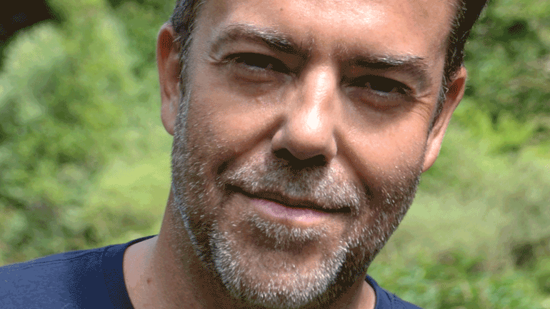 Γιάννης Καλαβριανός: «Δεν είναι εποχή για ήρωες. Στην Ιφιγένεια εν Αυλίδι,  η δική μας εκδοχή διασταυρώνεται με την Ιστορία»