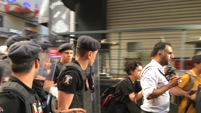 Κωνσταντινούπολη: Ξύλο και πλαστικές σφαίρες στο Gay Pride