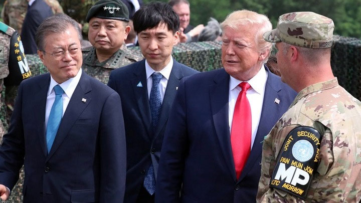 Η άφιξη Τραμπ στην αποστρατιωτικοποιημένη ζώνη