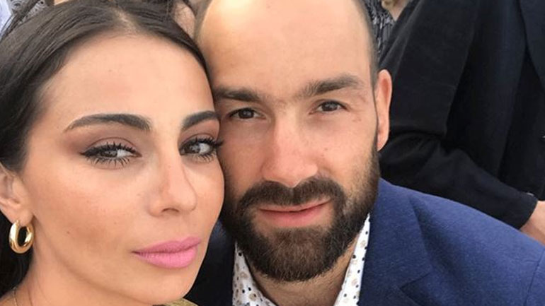 Ολυμπία Χοψονίδου – Βασίλης Σπανούλης: Διακοπές στο νησί των ανέμων!