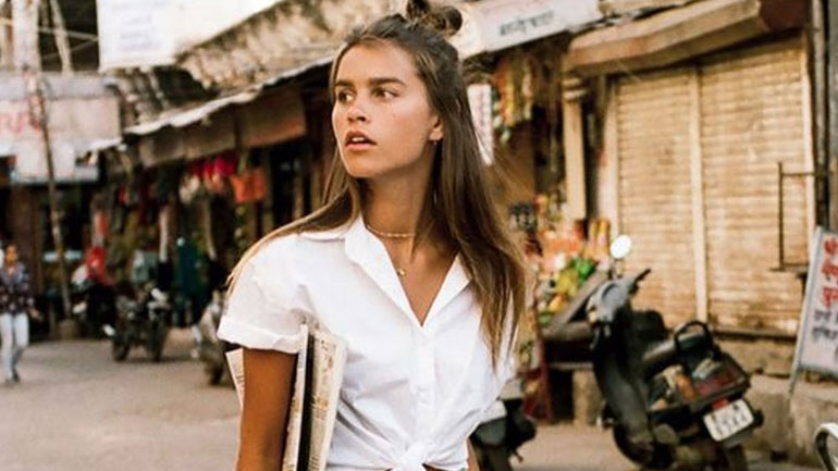 Αυτή είναι η φούστα που έχουν αγαπήσει όλες οι influencers