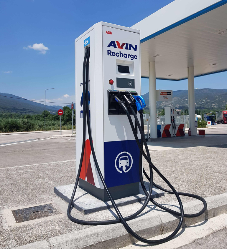 Και τα πρατήρια πλέον έχουν αρχίσει να πωλούν ηλεκτρικό ρεύμα που προορίζεται για ηλεκτρικά αυτοκίνητα