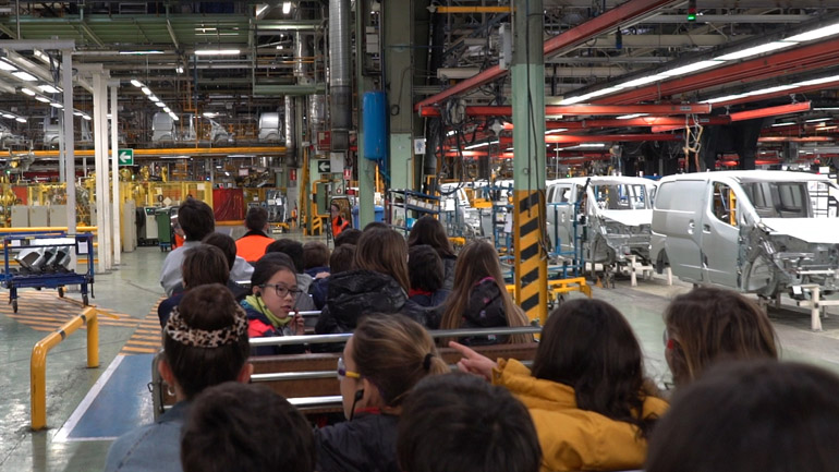 Σχολικές εκδρομές σε εργοστάσια αυτοκινήτων