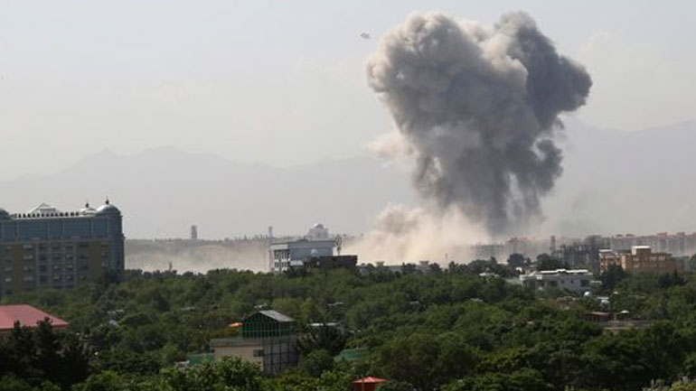 Αφγανιστάν: Τελείωσε η ανταλλαγή πυρών στην Καμπούλ μετά την έκρηξη παγιδευμένου αυτοκινήτου από τους Ταλιμπάν