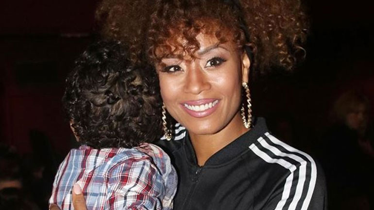 H Shaya αποκαλύπτει πόσα κιλά έχασε μετά τη γέννηση του γιου της