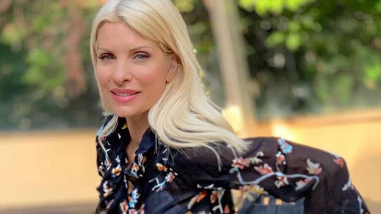 Ελένη Μενεγάκη: Οι πρώτες φωτογραφίες από τις καλοκαιρινές της διακοπές!