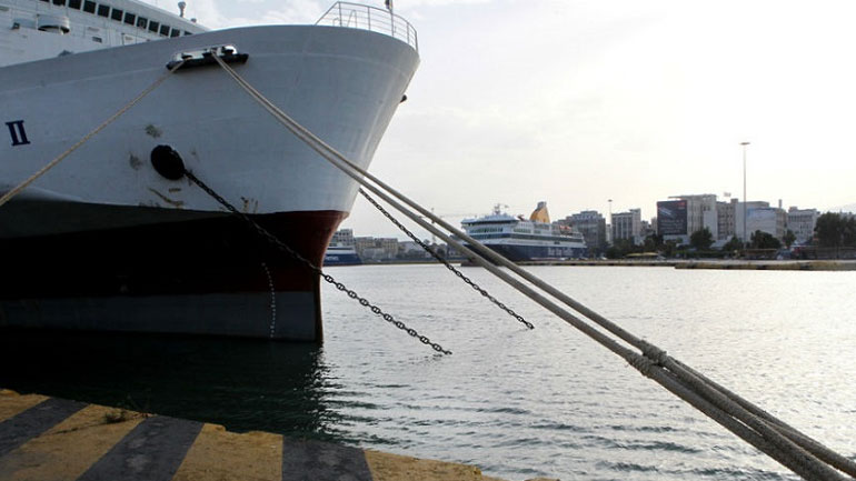 Δεμένα αύριο τα πλοία στα λιμάνια λόγω 24ωρης πανελλαδικής απεργίας της ΠΝΟ