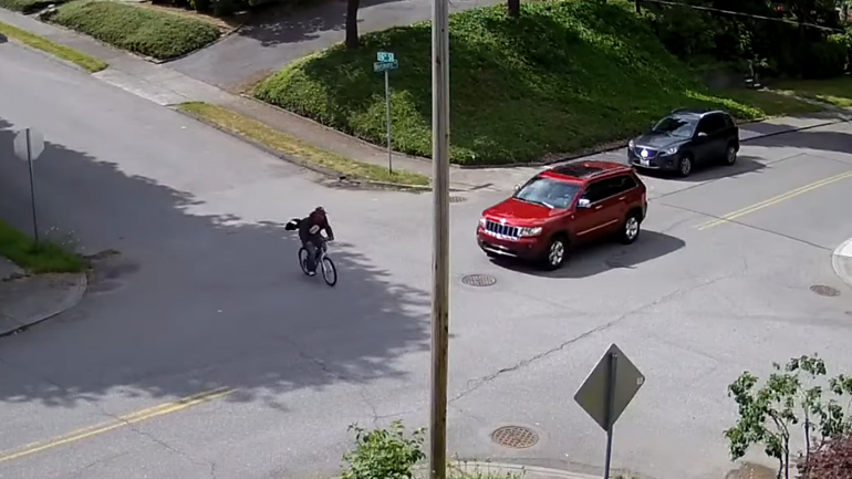 Σύγκρουση ποδηλάτη με SUV