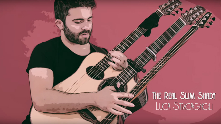 Παίζει πασίγνωστο τραγούδι του Eminem σε μια custom τριπλή κιθάρα