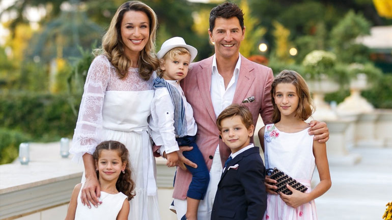 Η δημόσια εξομολόγηση του Σάκη Ρουβά στην Κάτια Ζυγούλη για την επέτειό τους!