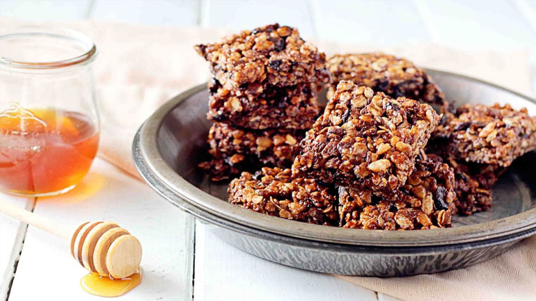 Μπάρες βρώμης με κεράσι και καρύδια – Το ιδανικό σνακ για την παραλία