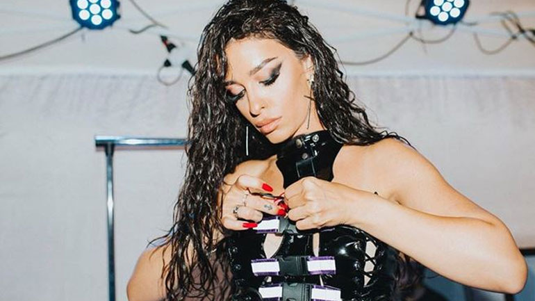 Ελένη Φουρέιρα: Τα νέα της international hits τώρα και στο YouTube!