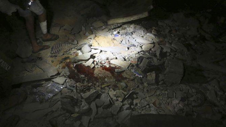 Λιβύη: Τριακόσιοι μετανάστες εξακολουθούν να βρίσκονται στο κέντρο κράτησης που δέχθηκε φονική αεροπορική επιδρομή