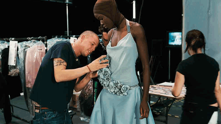 McQueen – Η ζωή του κακού παιδιού της μόδας, Αλεξάντερ ΜακΚουίν