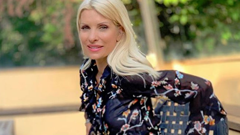 Ελένη Μενεγάκη: Ξένοιαστες στιγμές στην παραλία!